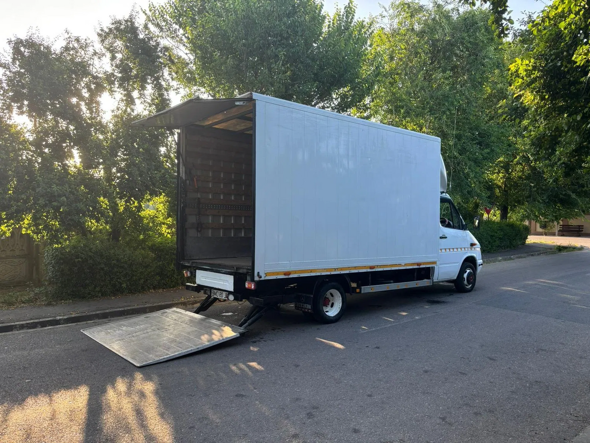 Transport paletizat cu autovehicule dotate cu lift hidraulic