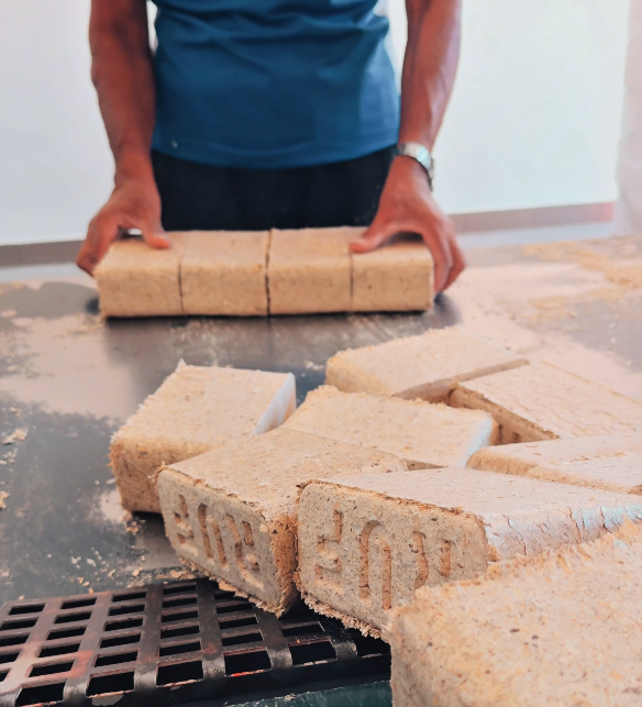 Sursă unică de materie primă – deșeu curat din industria mobilei